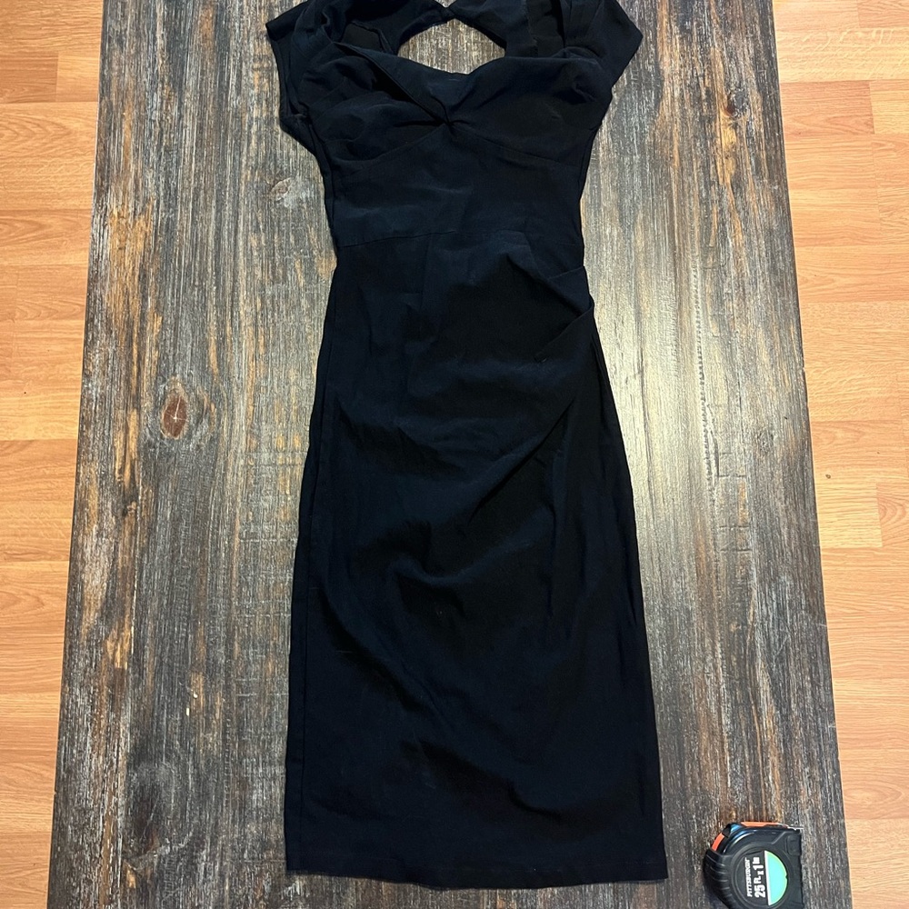 Chic Cap Sleeve Black Dress